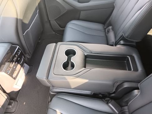 Used 2024 Acura MDX SH-AWD image 16
