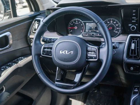 Certified 2023 Kia Sorento EX w/ Panoramic Sunroof Package FWD image 14