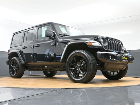 Used 2024 Jeep Wrangler Unlimited w/ Convenience Group image 50
