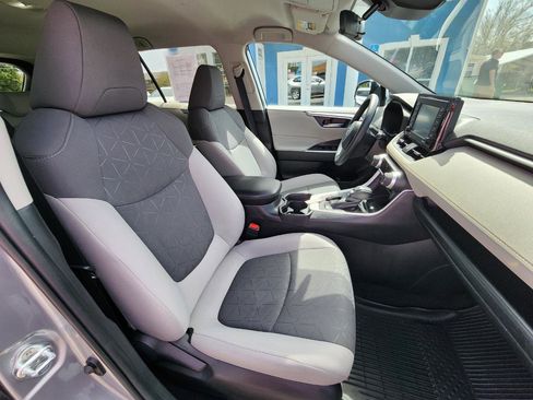 Used 2021 Toyota RAV4 XLE image 26