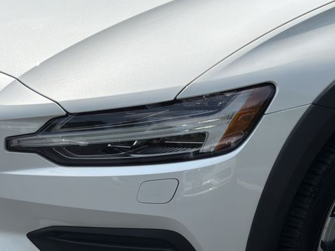Certified 2024 Volvo V60 B5 Cross Country Plus w/ Protection Package Premier AWD/4WD image 7