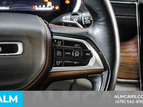 Used 2022 Jeep Grand Cherokee L Summit w/ Luxury Tech Group V AWD/4WD image 27