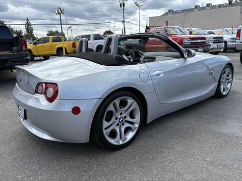 Used 2005 BMW Z4 3.0i RWD image 2