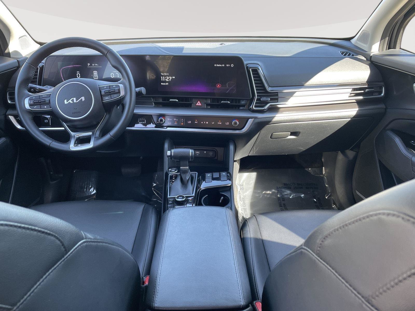 Used 2025 Kia Sportage EX FWD image 16