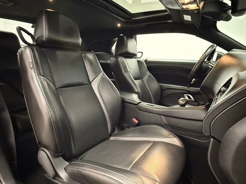 Used 2022 Dodge Challenger SXT w/ Plus Package image 17