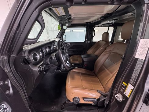 Used 2021 Jeep Wrangler Unlimited Sahara w/ Uconnect 4C Nav & Sound Group AWD/4WD image 11
