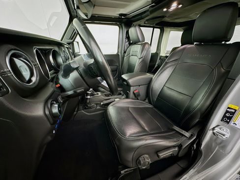 Used 2023 Jeep Wrangler Sahara w/ Cold Weather Group image 13