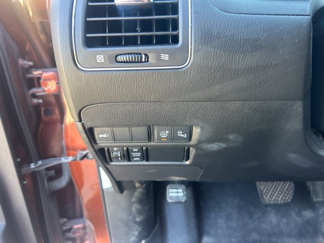 Used 2017 Nissan Armada Platinum w/ Captain Seat Package AWD/4WD image 16