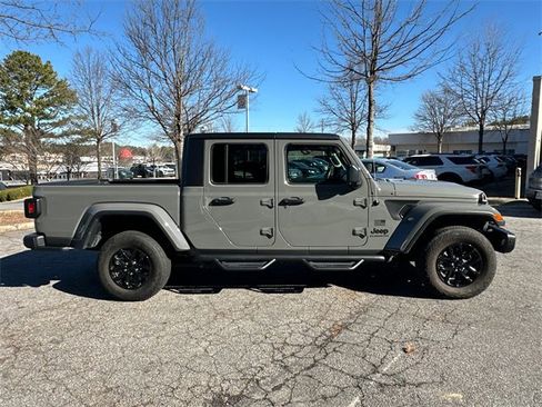 Used 2023 Jeep Gladiator Sport image 8