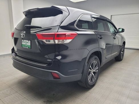 Used 2019 Toyota Highlander LE image 9