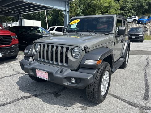 Used 2021 Jeep Wrangler Sport AWD/4WD image 2