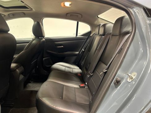 Used 2025 Nissan Sentra SR w/ SR Premium Package FWD image 27