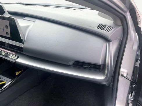 Used 2023 Toyota Prius LE FWD image 28