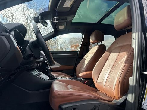 Used 2022 Audi Q3 2.0T Premium w/ Convenience Package image 3