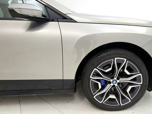 Used 2024 BMW iX xDrive50 w/ Premium Package AWD/4WD image 21