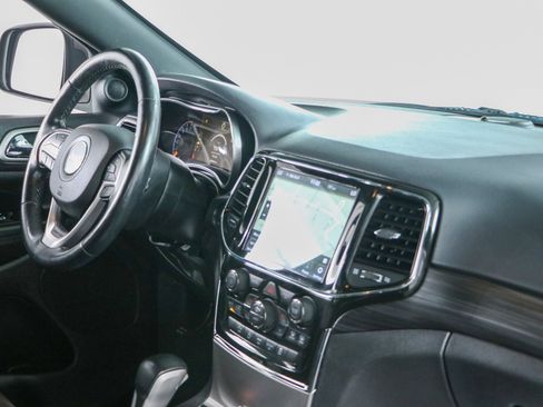 Used 2021 Jeep Grand Cherokee Laredo X AWD/4WD image 26
