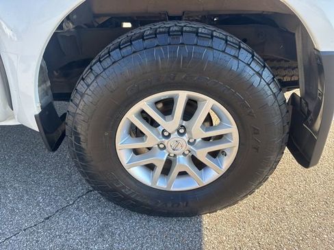 Used 2015 Nissan Frontier SV w/ SV Value Truck Package image 20