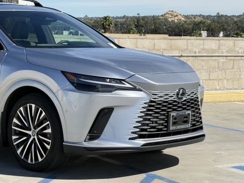 Certified 2025 Lexus RX 350 w/ Convenience Package image 3