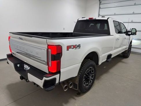 Used 2024 Ford F250 Platinum AWD/4WD image 2
