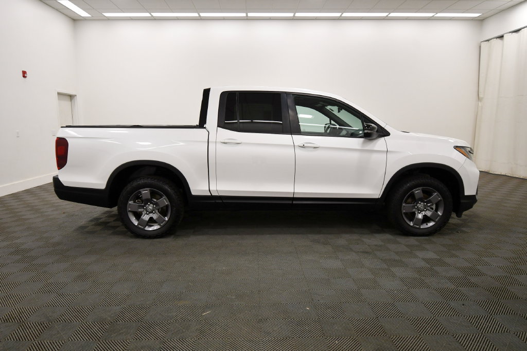Certified 2024 Honda Ridgeline TrailSport image 9