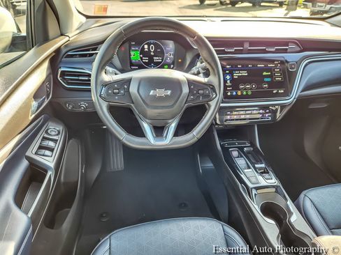 Used 2023 Chevrolet Bolt EUV Premier w/ Sun & Sound Package FWD image 11