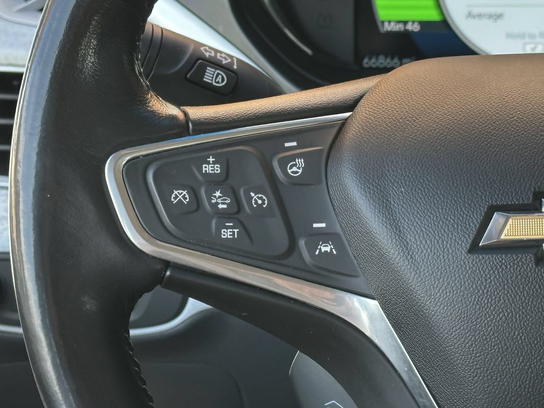 Used 2019 Chevrolet Bolt Premier w/ Infotainment Package FWD image 26