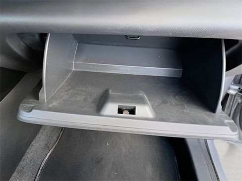 Certified 2025 Chevrolet Trax LT w/ LT Convenience Package image 34