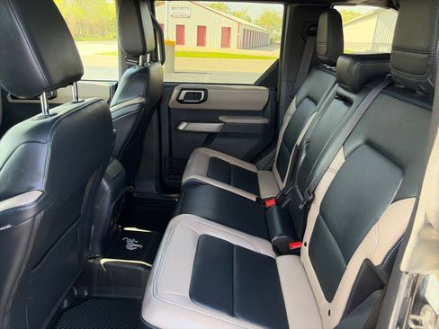 Used 2023 Ford Bronco Wildtrak AWD/4WD image 23