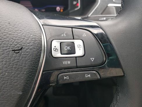 Used 2020 Volkswagen Tiguan SEL AWD/4WD image 27