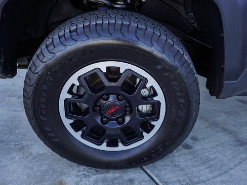 Used 2024 Toyota Tacoma TRD Off-Road image 12