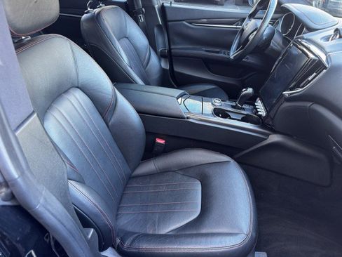 Used 2018 Maserati Ghibli RWD image 31