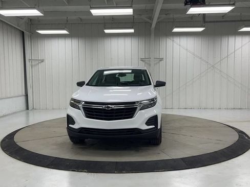 Used 2023 Chevrolet Equinox LS AWD/4WD image 3
