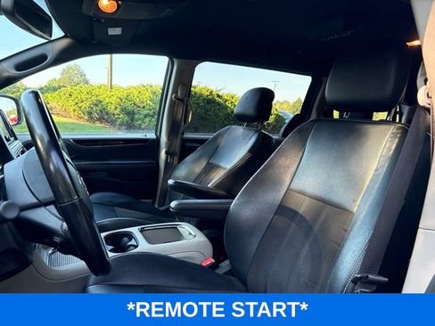 Used 2019 Dodge Grand Caravan SXT FWD image 6