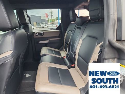 Used 2023 Ford Bronco Wildtrak image 31