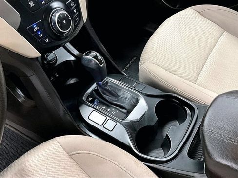 Used 2017 Hyundai Santa Fe Sport FWD image 17