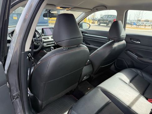 Used 2024 Nissan Altima 2.5 SR image 10