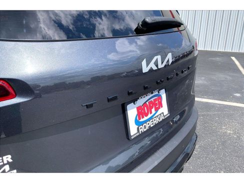 Used 2022 Kia Telluride EX w/ EX Premium Package AWD/4WD image 31