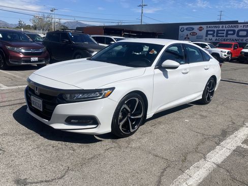 Used 2019 Honda Accord Sport image 2