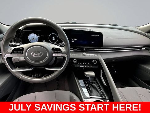 Used 2024 Hyundai Elantra SEL w/ Convenience Package FWD image 8