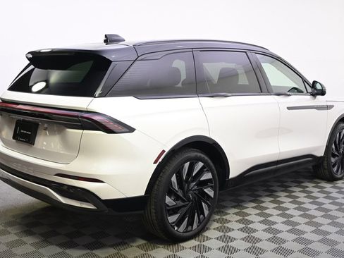 New 2026 Lincoln Nautilus Reserve w/ Jet Appearance Package image 7