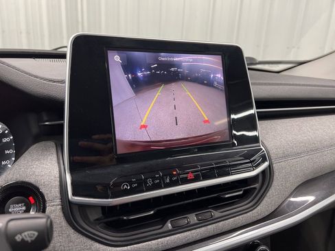 Used 2022 Jeep Compass Latitude FWD image 17