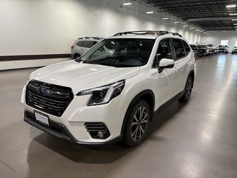 Used 2023 Subaru Forester Limited AWD/4WD image 3
