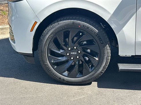 New 2026 Lincoln Navigator Reserve AWD/4WD image 14