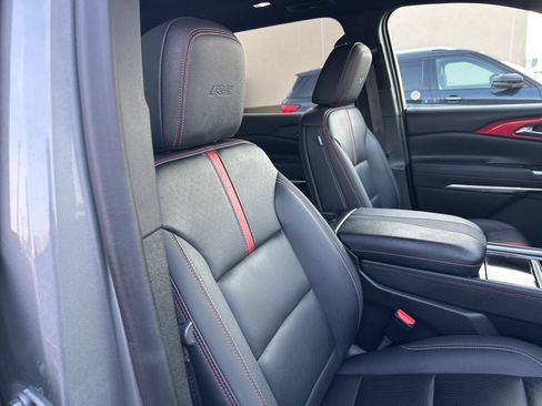 Used 2024 Chevrolet Traverse RS AWD/4WD image 42