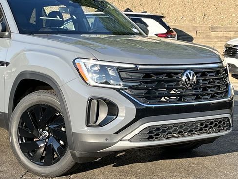New 2026 Volkswagen Atlas Cross Sport SE AWD/4WD image 3