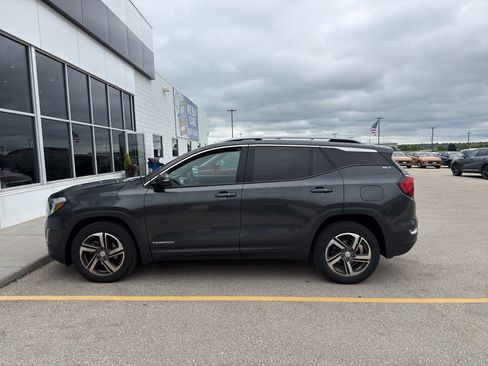 Used 2020 GMC Terrain SLT AWD/4WD image 2