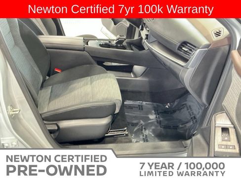 Used 2023 Nissan Rogue SV FWD image 11