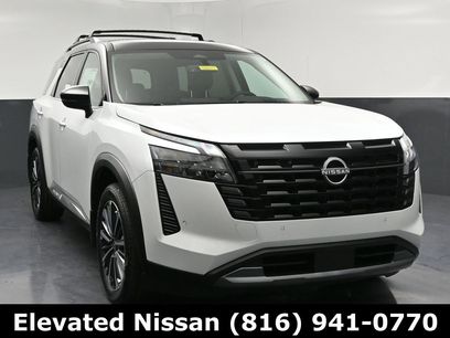 New 2026 Nissan Pathfinder Platinum w/ Cargo Package