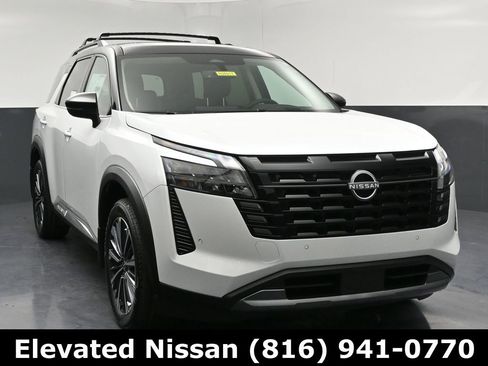New 2026 Nissan Pathfinder Platinum w/ Cargo Package AWD/4WD image 1