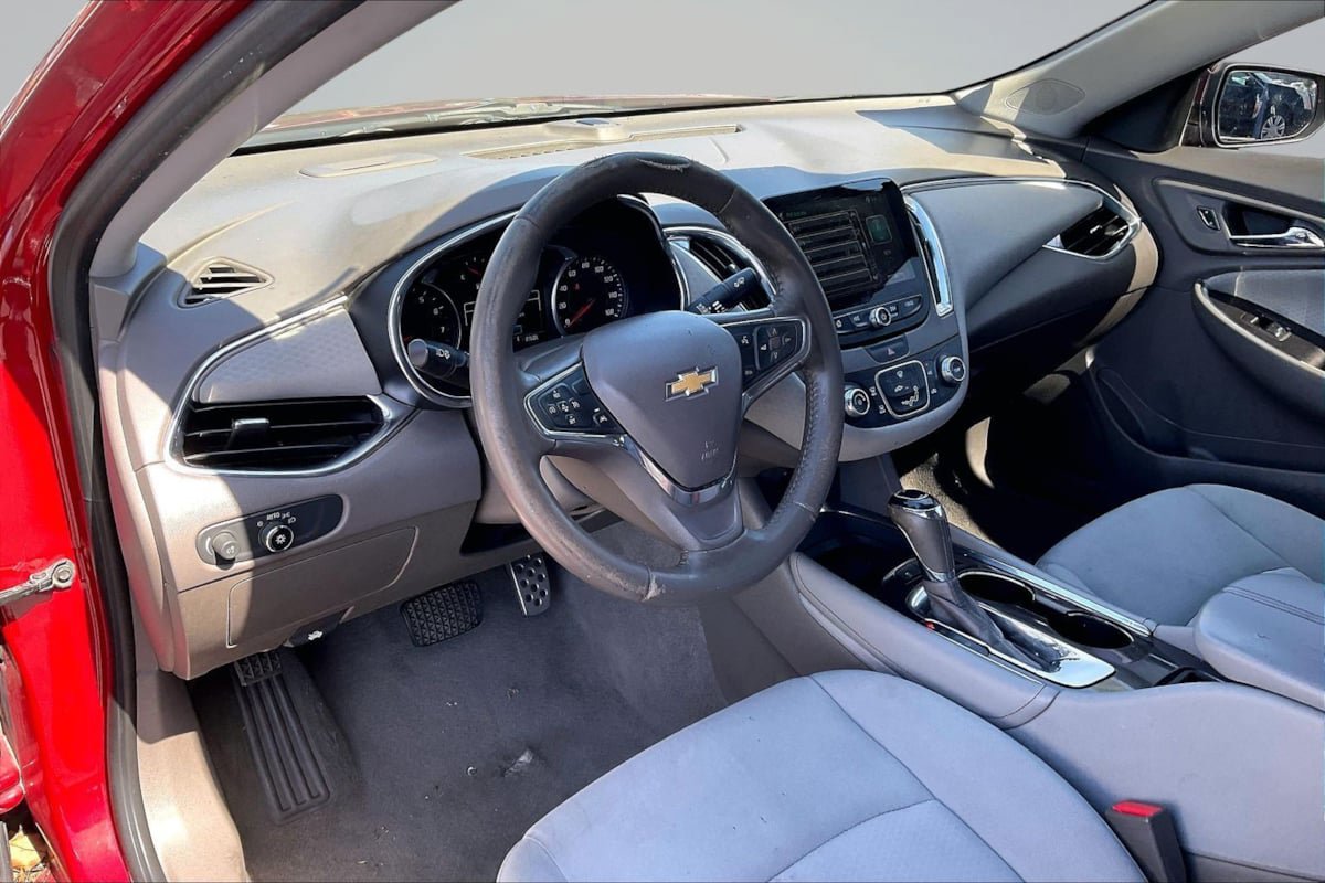 Used 2016 Chevrolet Malibu LT FWD image 14